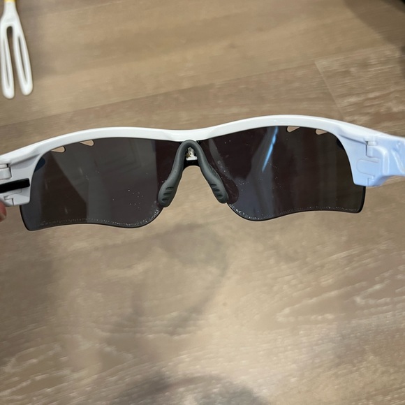 Oakley Radars Sunglasses (Unisex) - Picture 5 of 9